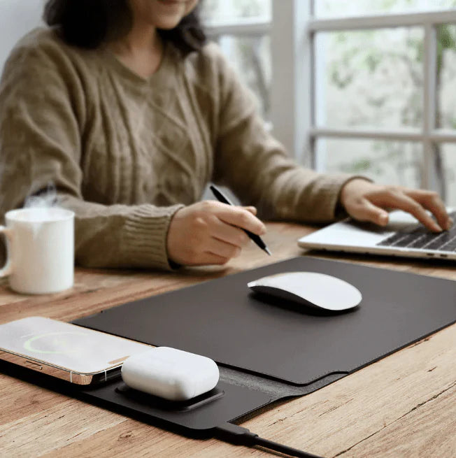 4-in-1 Wireless Charging Laptop Sleeve